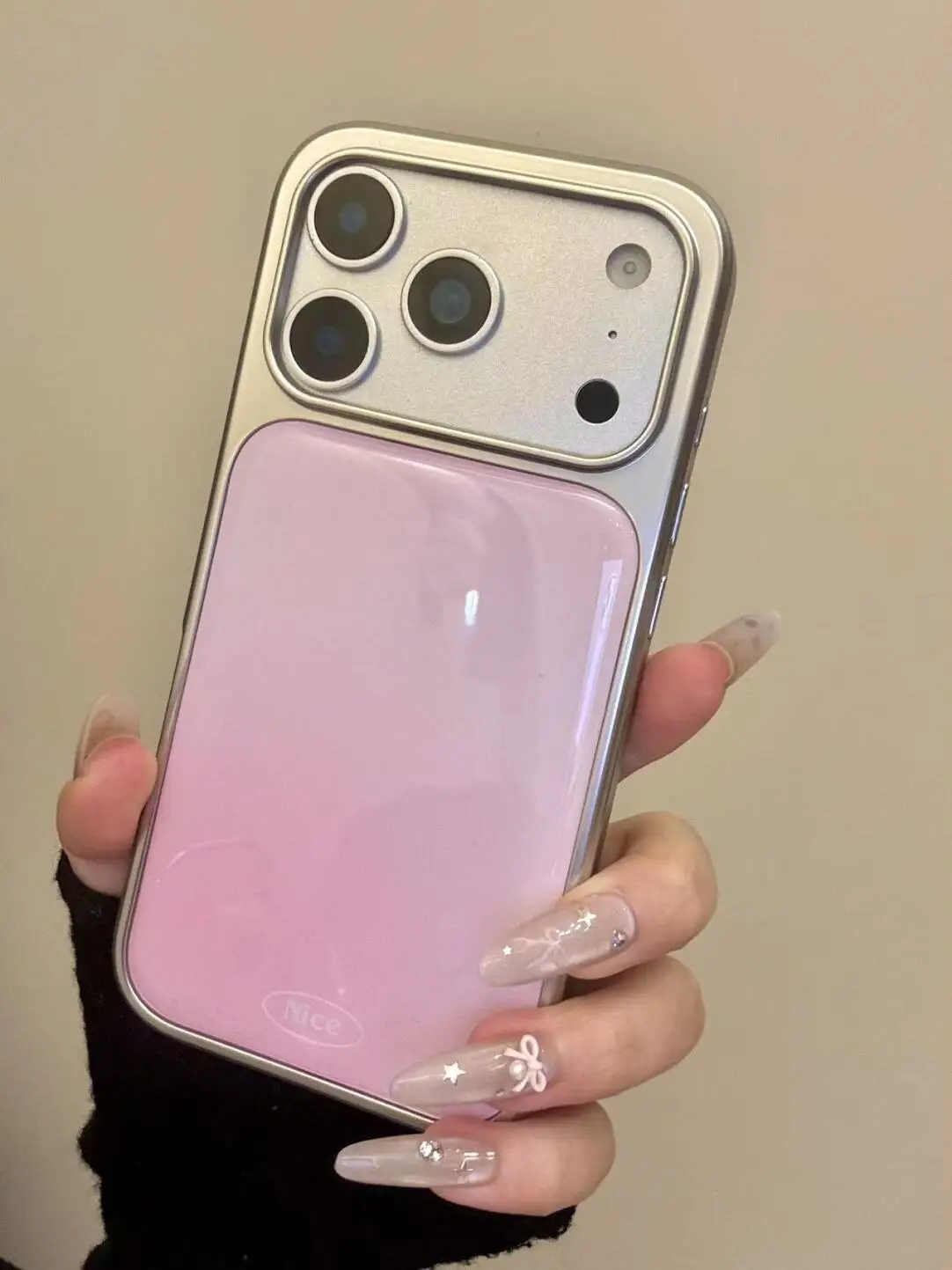 Różowo-Niebieskie Etui na Tele – Phone Cases That Charge Your Phone recenzja i cena