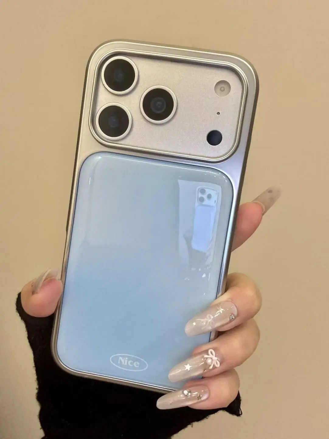 Różowo-Niebieskie Etui na Tele – Phone Cases That Charge Your Phone recenzja i cena